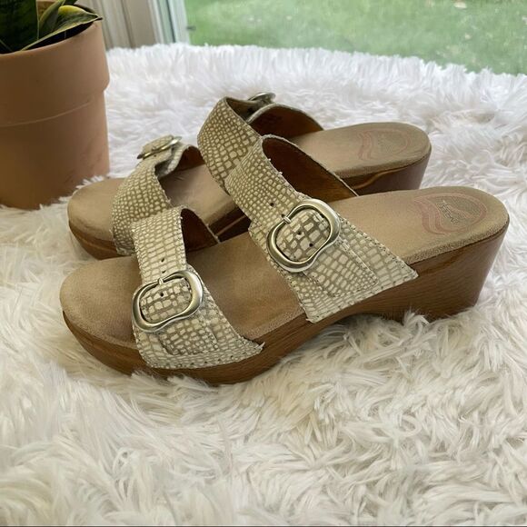 Dansko Sophie Sandals Textured Cream Leather Dual Strap Buckle Women sz 36/5.5-6 - Picture 6 of 9